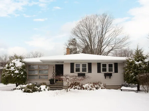 1709 Sheldon Rd, Grand Haven, MI 49417