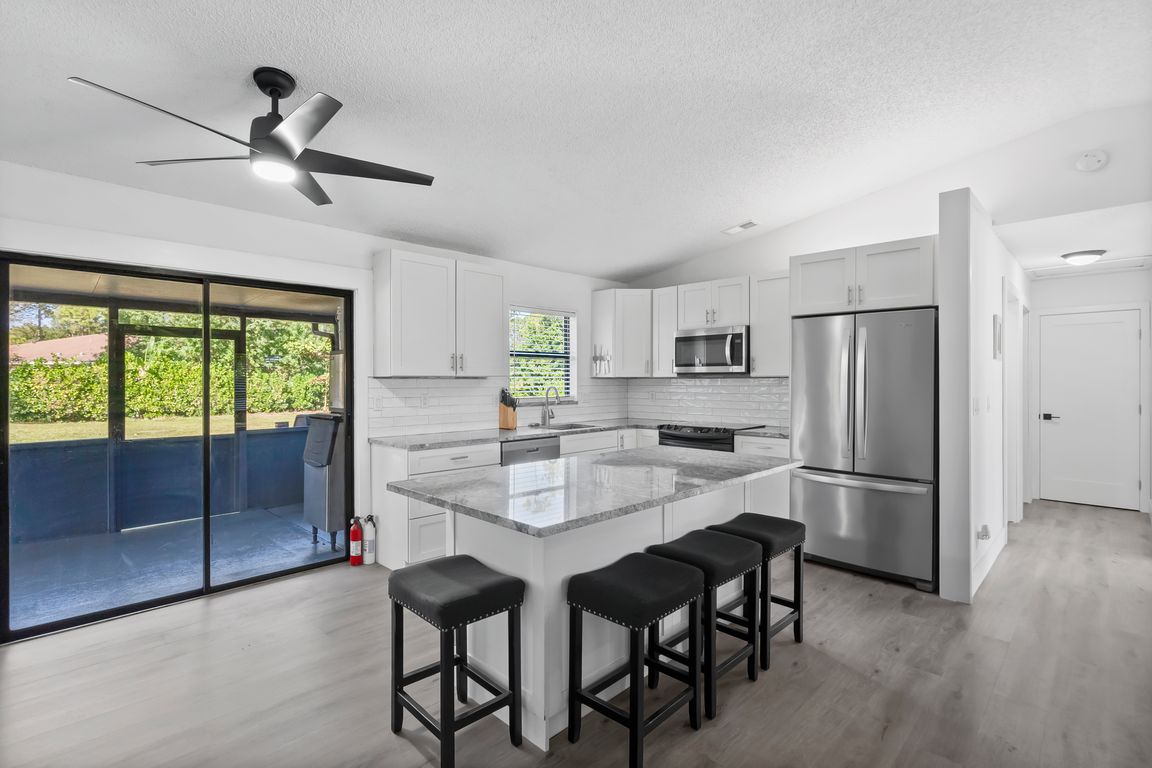 next background image