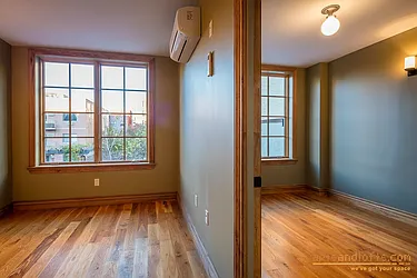 Rented by aptsandlofts.com