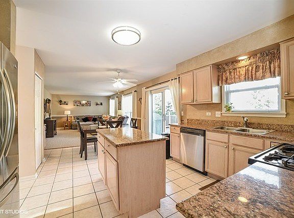 4th image of 1542 Derby Ln