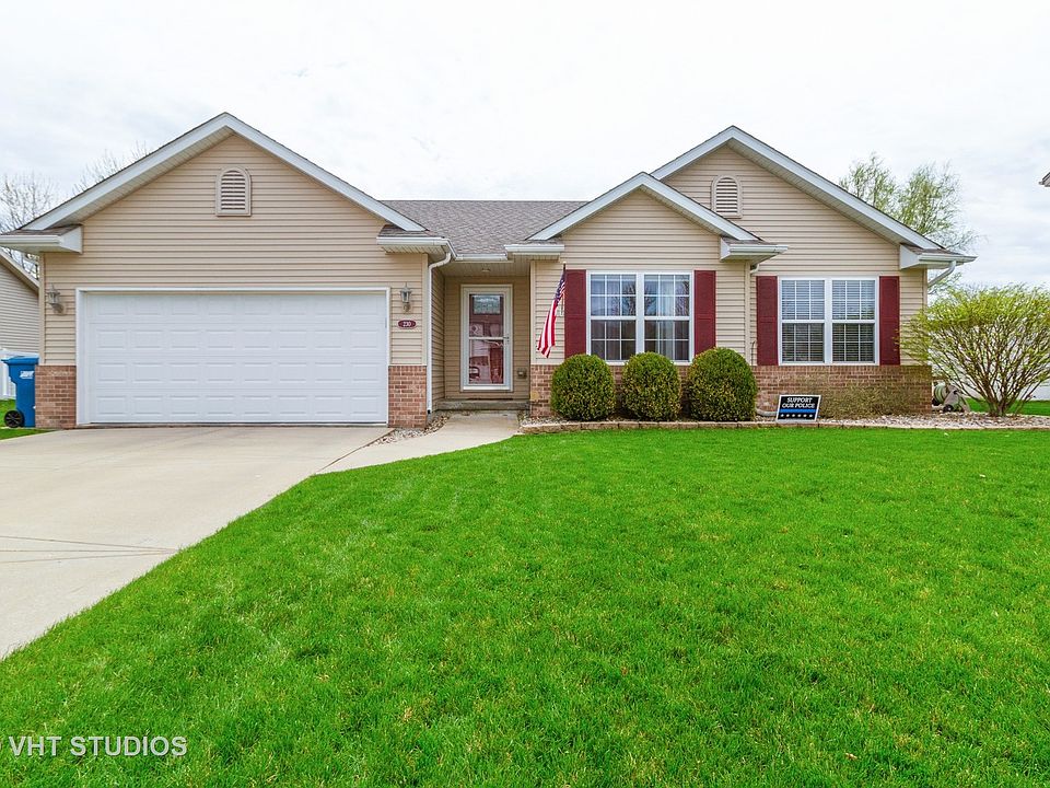 1st image of 230 High Point Cir N