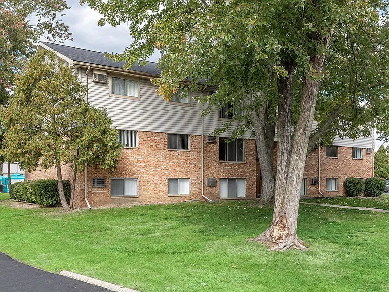 Dearborn View Apartments - Inkster, MI — Photo 48