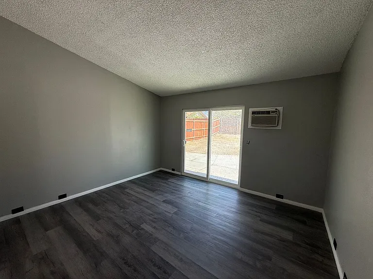 44466 Meadow Grove St — Photo 10