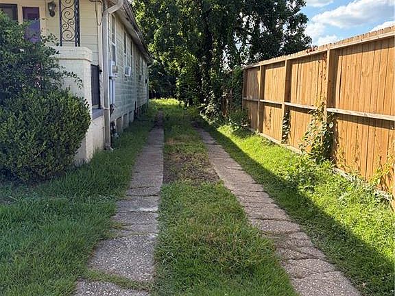 3rd image of 3522-24 Leonidas St