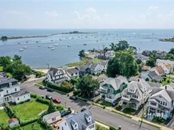41 Calderwood Court, Bridgeport, CT 06605