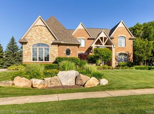 54152 Deer Ridge Ct, Rochester, MI 48307
