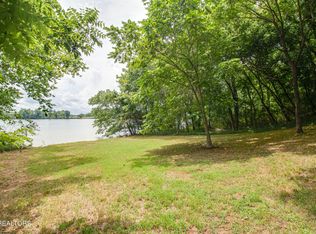 429 Valley Dr, Loudon, TN 37774