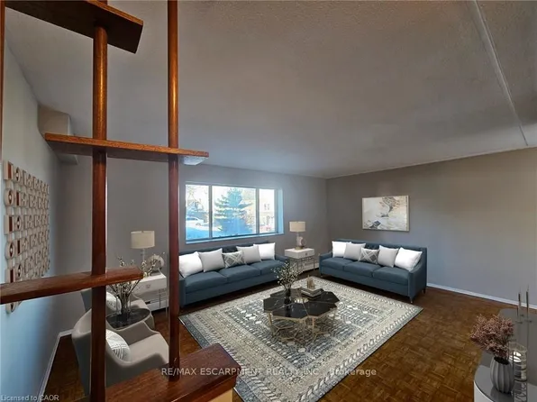 2205 King St E #B2, Hamilton, ON L8K 1W9