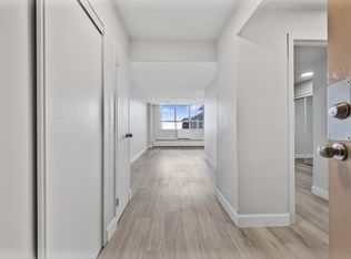 65 Thorncliffe Park Dr #2108, Toronto, ON M4H 1L2