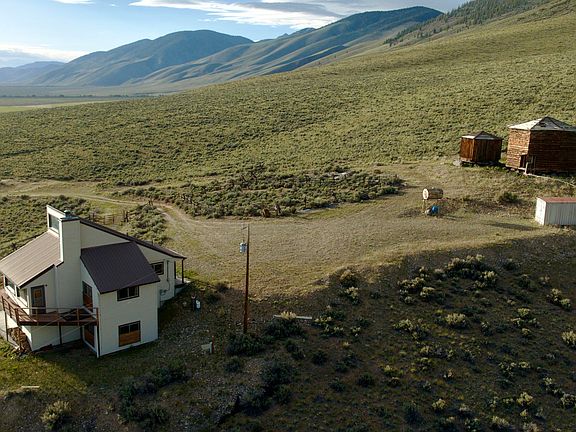 2nd image of 2040 Pahsimeroi Rd