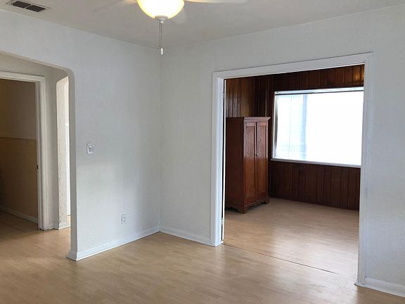 5th image of 4626 1/2 N Florida Ave APT B
