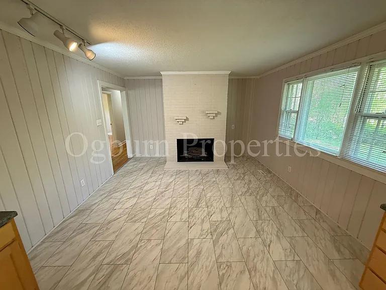 2630 Farmbrook Rd — Photo 3