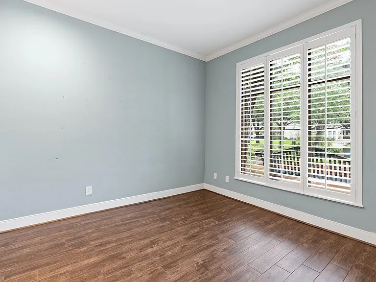 230 Lakeside Blvd — Photo 25