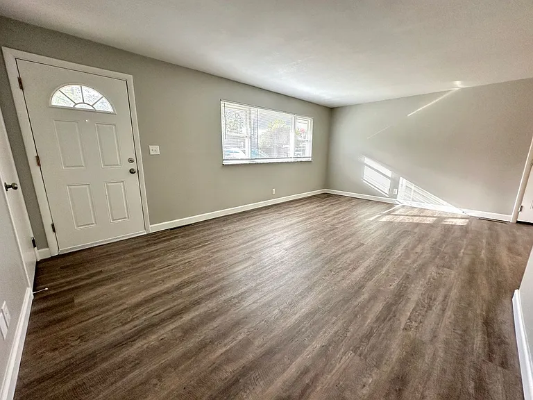 2274 Broadmoor Dr — Photo 3