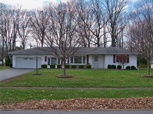 47 Greenbriar Dr, Rochester, NY 14624