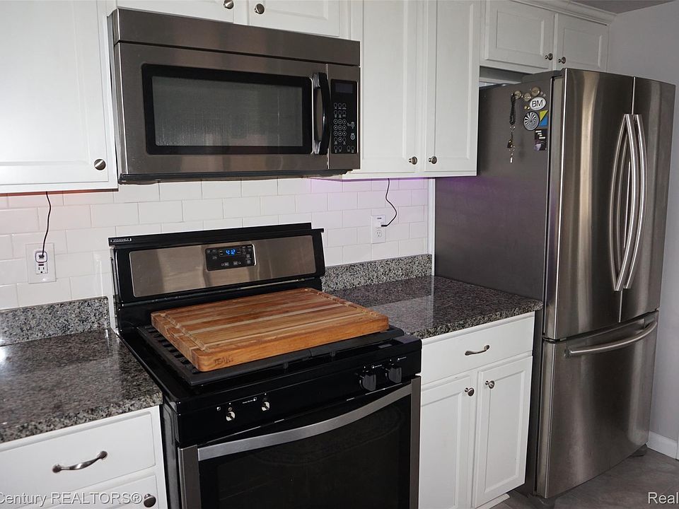 28102 Brush St, photo 7