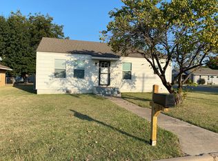 1350 S 2nd St, Blackwell, OK 74631