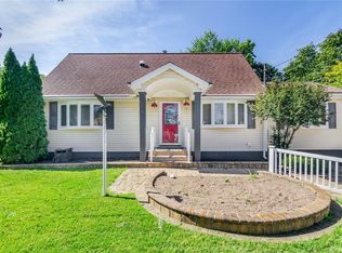 18 Reizen Ave, Centereach, NY 11720