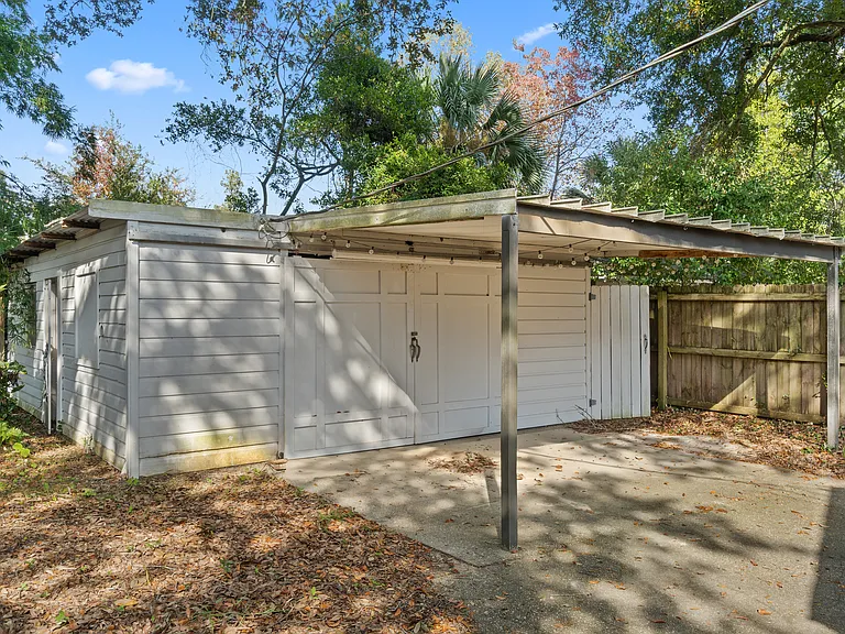 1812 E Avery St — Photo 18