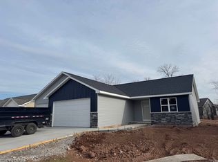 N9284 Constellation Dr, Appleton, WI 54915