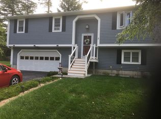 2 Roslyn Ave, Bristol, RI 02809