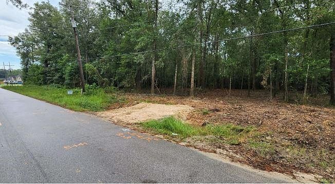2nd image of 7595 Broussard Rd