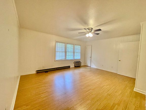 2nd image of 200 W Poplar Ave APT 3