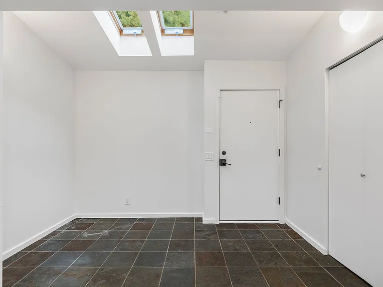 2048 13th Ave W #8 — Photo 27