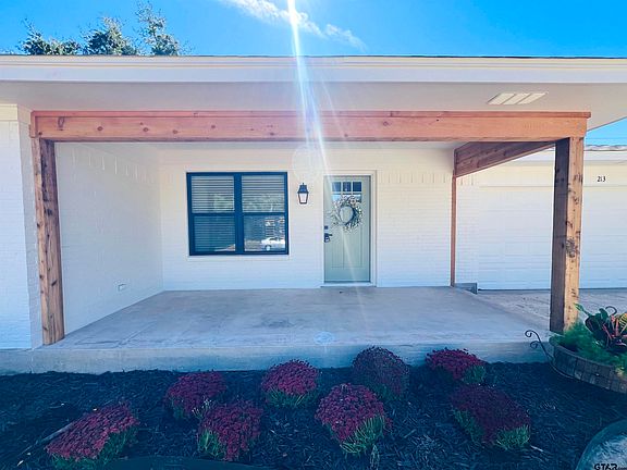 3rd image of 213 Martha Dr