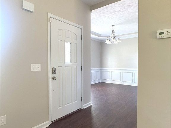3rd image of 298 Tower Dr