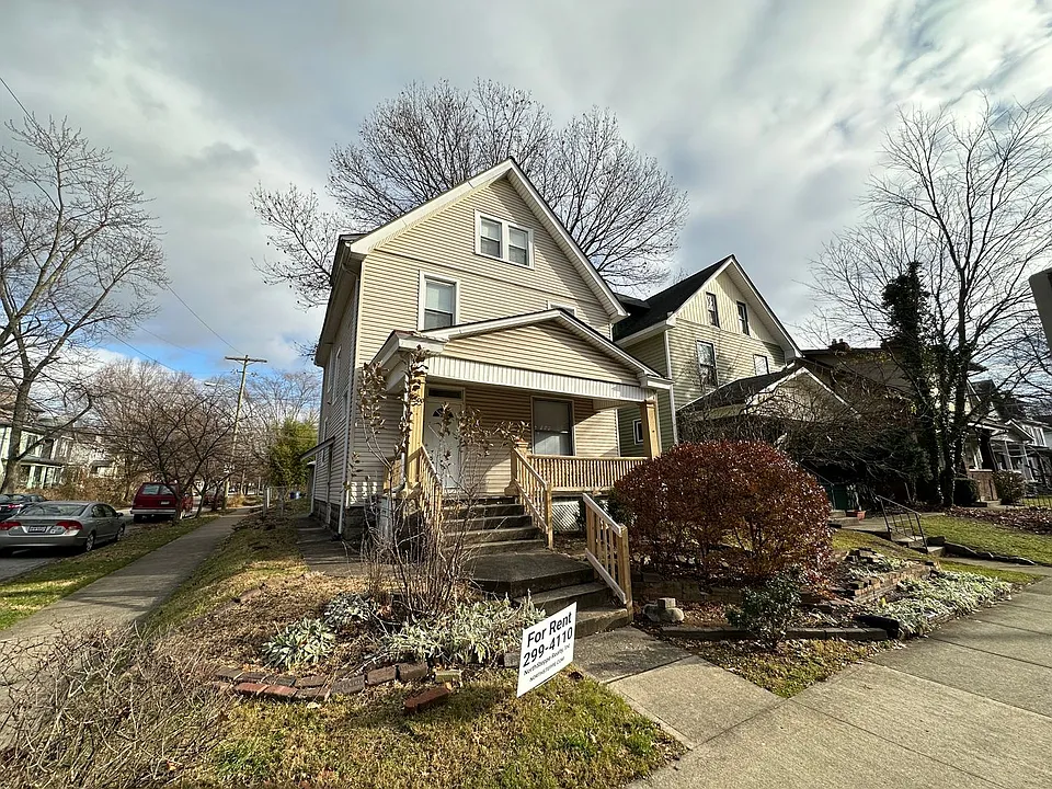 2300 Indianola Ave