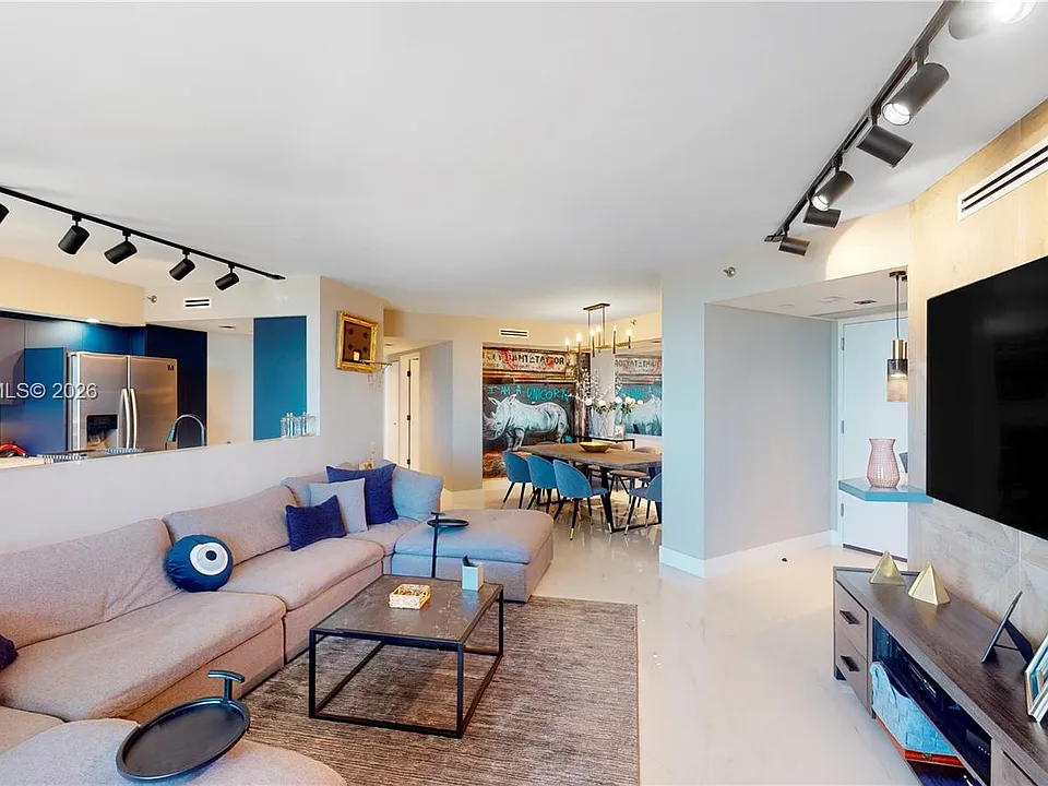 1000 Island Blvd #2903