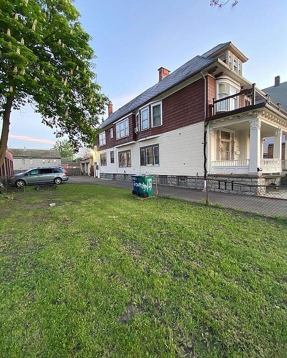 2nd image of 1443 Broadway St