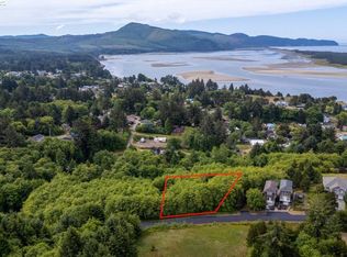 218 Holly Heights Ave, Tillamook, OR 97141