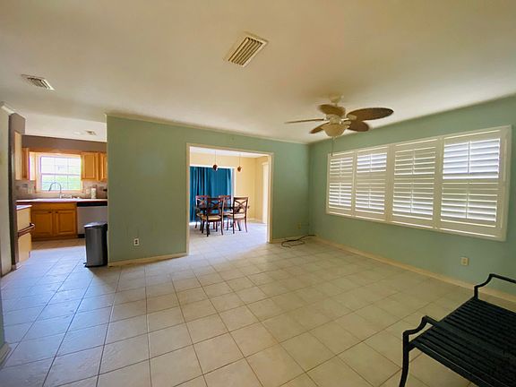 4th image of 2514 Stanford Dr