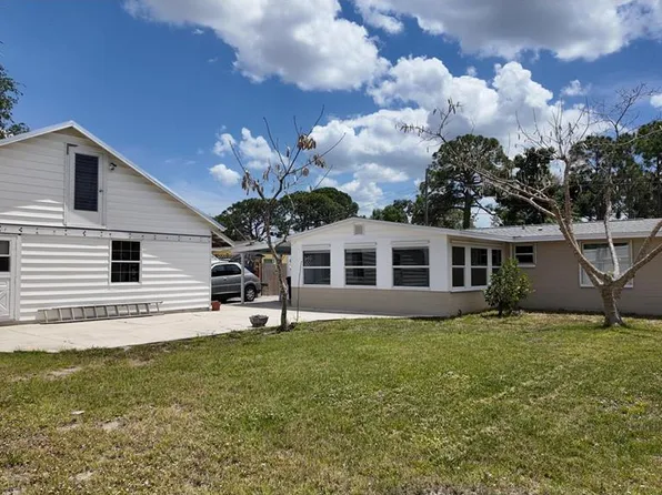 1620 Lakeview Pl, Englewood, FL 34223