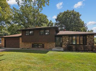 30W535 Avard Rd, West Chicago, IL 60185