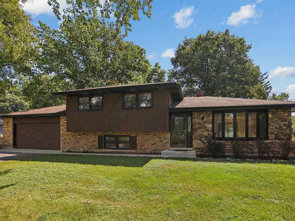 30W535 Avard Rd, West Chicago, IL 60185