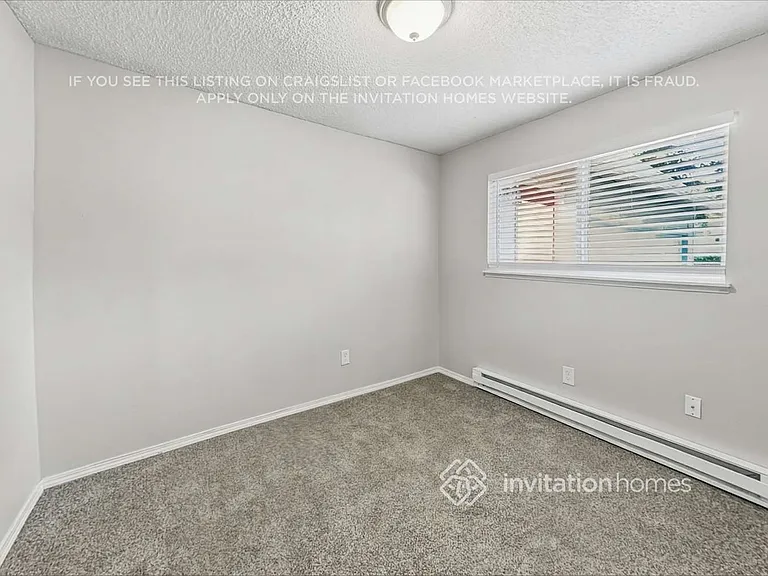 12428 42nd Ave NE — Photo 15
