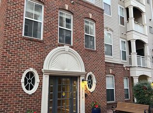 5116 Donovan Dr APT 306, Alexandria, VA 22304