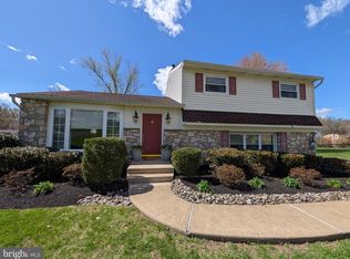 194 Fairhill Dr, Southampton, PA 18966