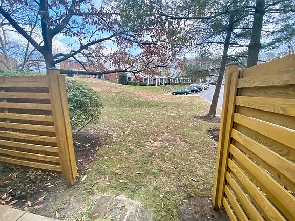 5th image of 599 Belmawr Pl