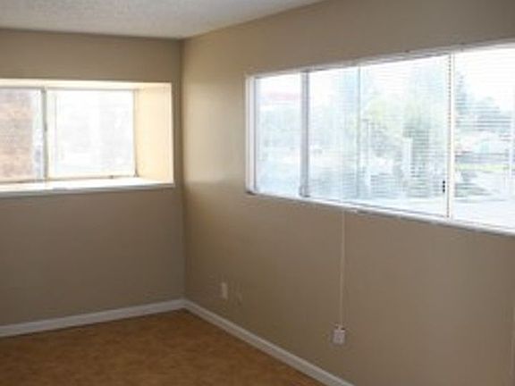 4th image of 2510 Haley St APT 24