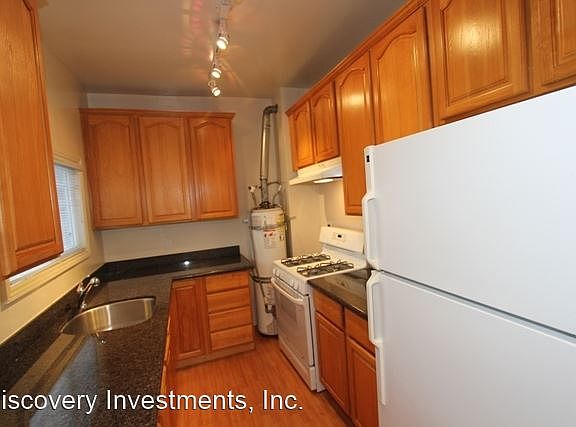 3rd image of 451 Wayne Ave #6