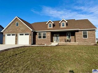698 Vista Glen Dr, Terre Haute, IN 47803