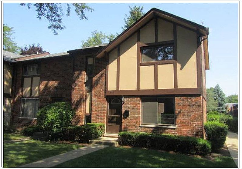 1st image of 18W170 Buckingham Ln