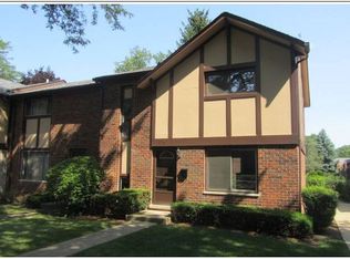 18W170 Buckingham Ln, Villa Park, IL 60181