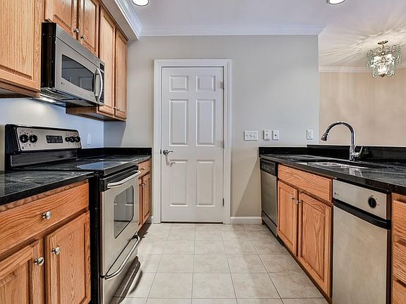 5th image of 5 Woodman Way Unit 309