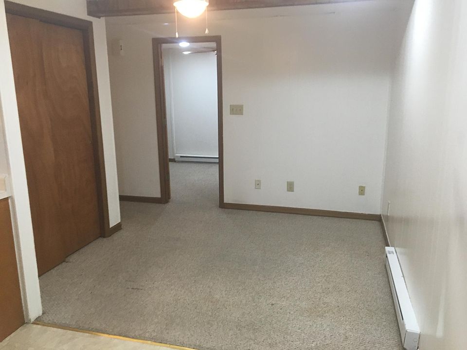 2nd image of 125 Saint Clairs Vlg
