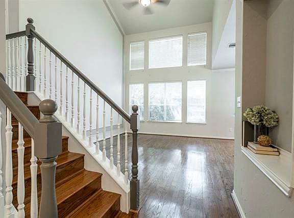 4th image of 3020 Glen Meadow Dr